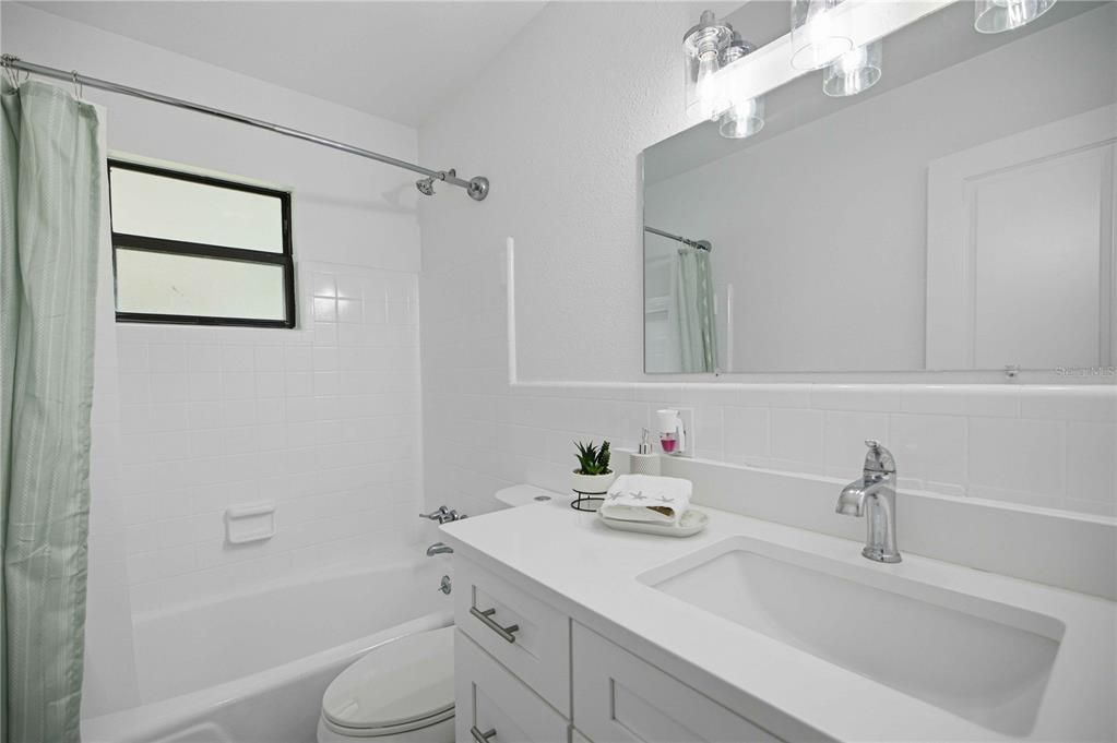 For Sale: $319,900 (3 beds, 2 baths, 2064 Square Feet)