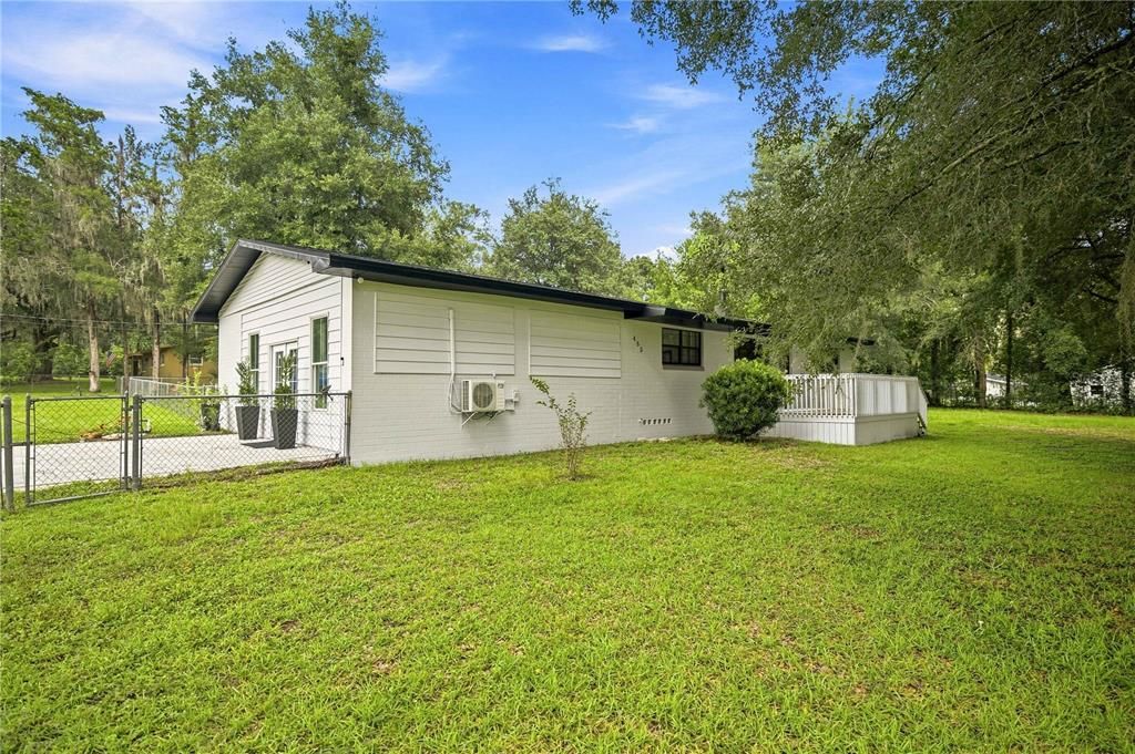 For Sale: $319,900 (3 beds, 2 baths, 2064 Square Feet)