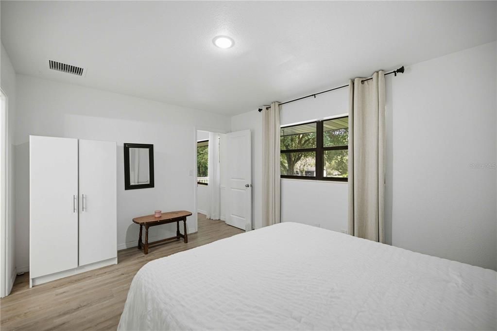 For Sale: $319,900 (3 beds, 2 baths, 2064 Square Feet)