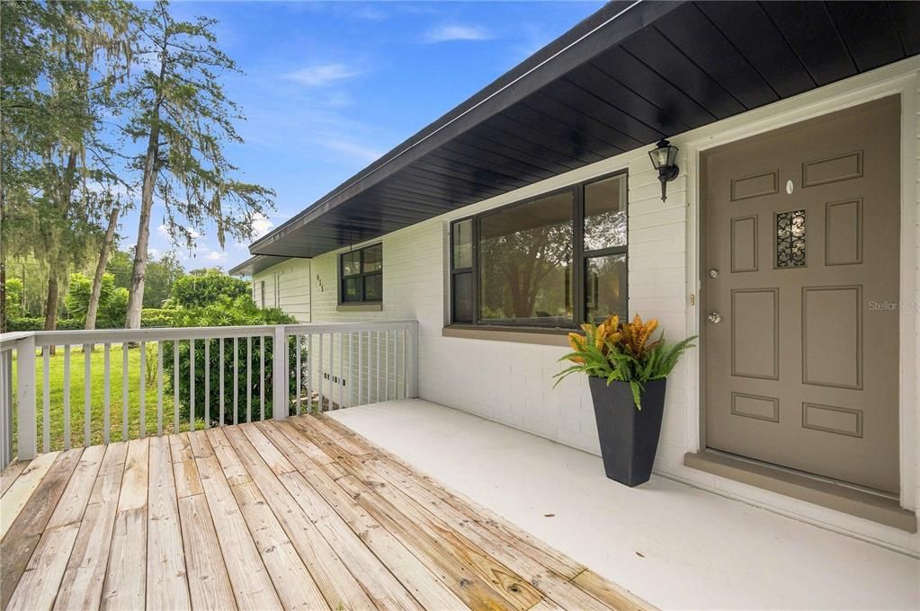 For Sale: $319,900 (3 beds, 2 baths, 2064 Square Feet)