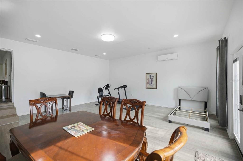 For Sale: $319,900 (3 beds, 2 baths, 2064 Square Feet)