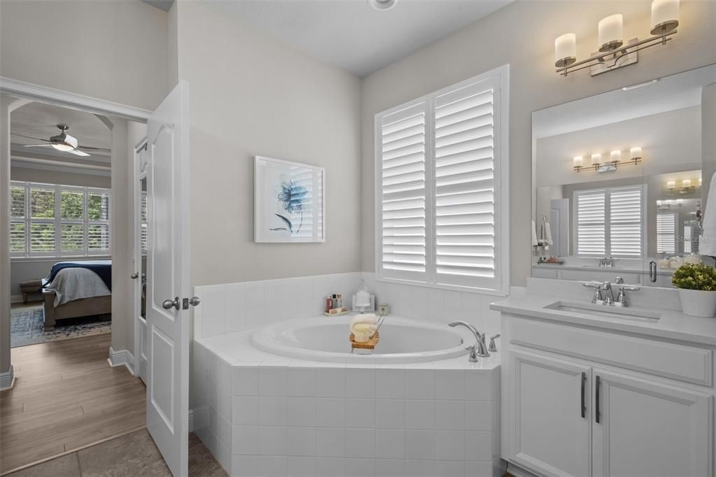 Active With Contract: $499,900 (3 beds, 2 baths, 1820 Square Feet)
