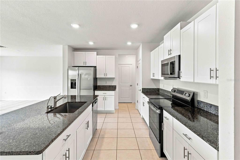 En Venta: $450,000 (6 camas, 3 baños, 3326 Pies cuadrados)