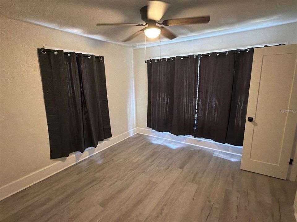 For Rent: $2,200 (2 beds, 1 baths, 814 Square Feet)