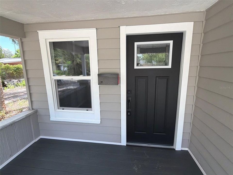 For Rent: $2,200 (2 beds, 1 baths, 814 Square Feet)
