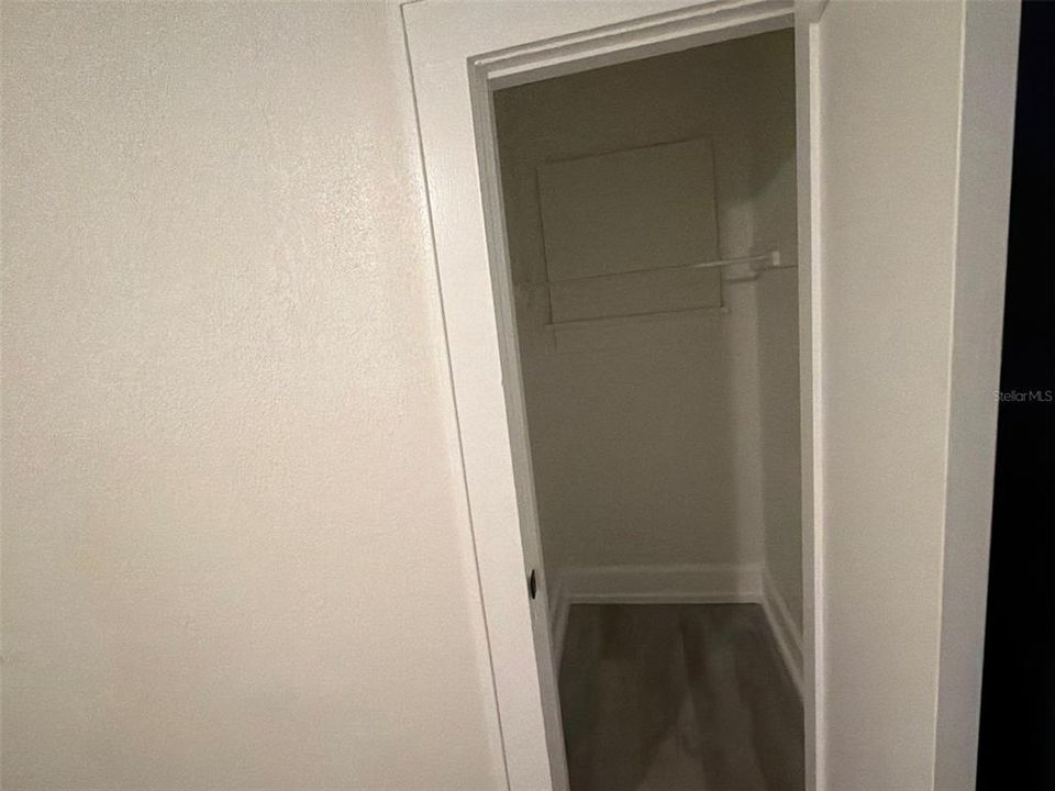 For Rent: $2,200 (2 beds, 1 baths, 814 Square Feet)