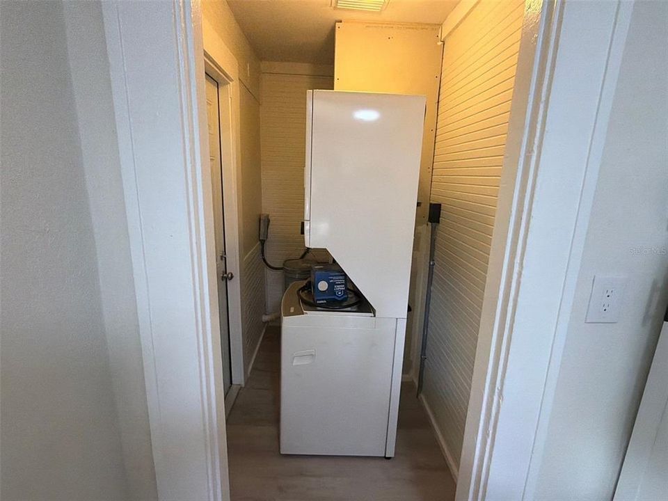 For Rent: $2,200 (2 beds, 1 baths, 814 Square Feet)