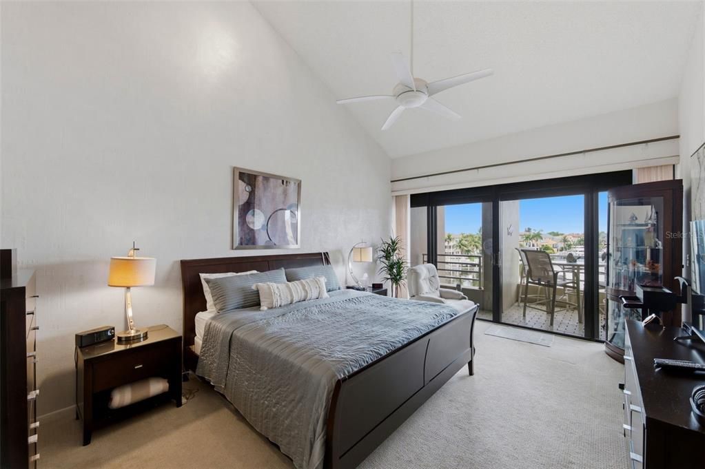 En Venta: $998,500 (2 camas, 2 baños, 1615 Pies cuadrados)