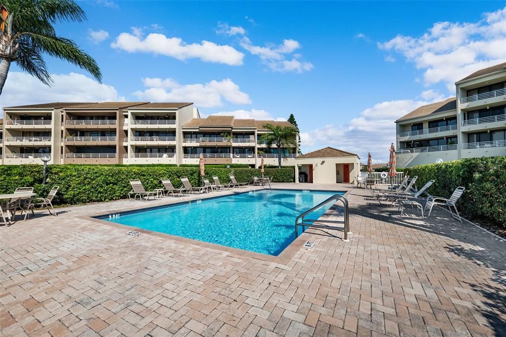 En Venta: $998,500 (2 camas, 2 baños, 1615 Pies cuadrados)