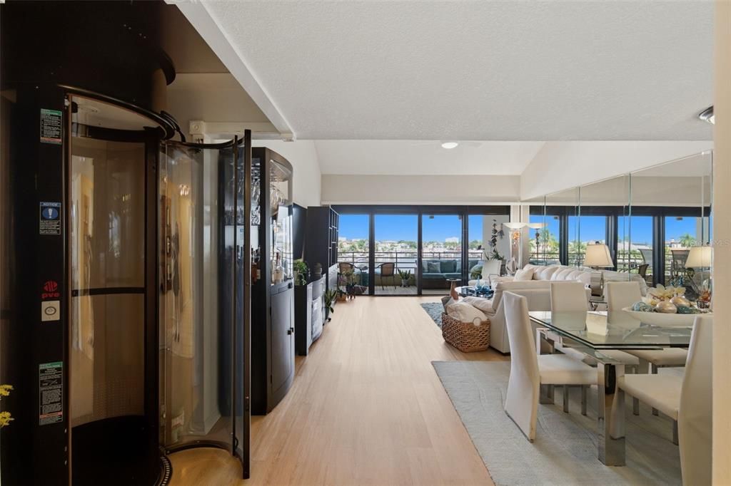 En Venta: $998,500 (2 camas, 2 baños, 1615 Pies cuadrados)