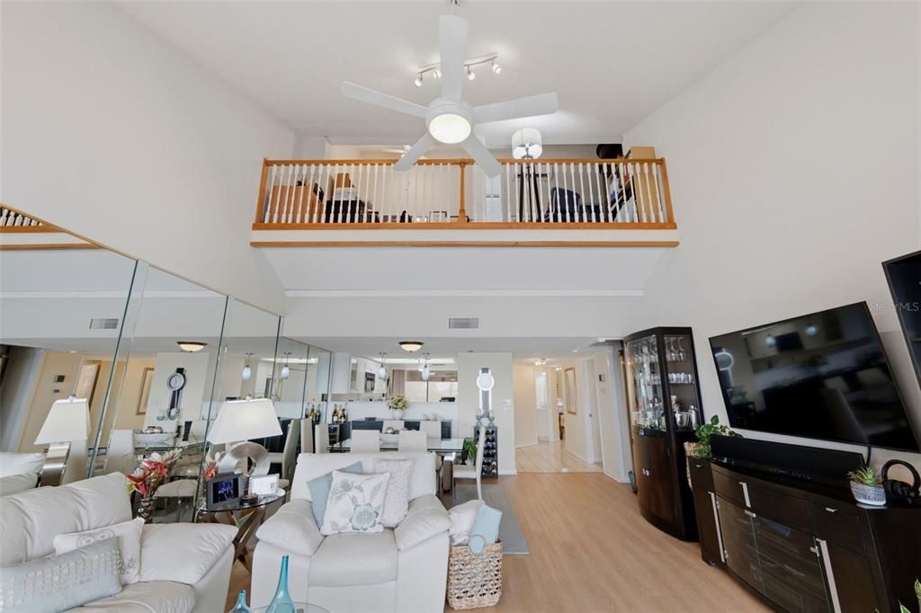 En Venta: $998,500 (2 camas, 2 baños, 1615 Pies cuadrados)