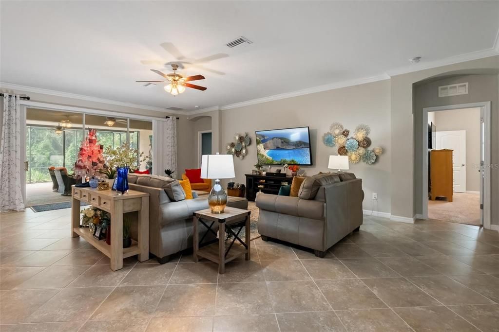 For Sale: $485,000 (3 beds, 3 baths, 2743 Square Feet)