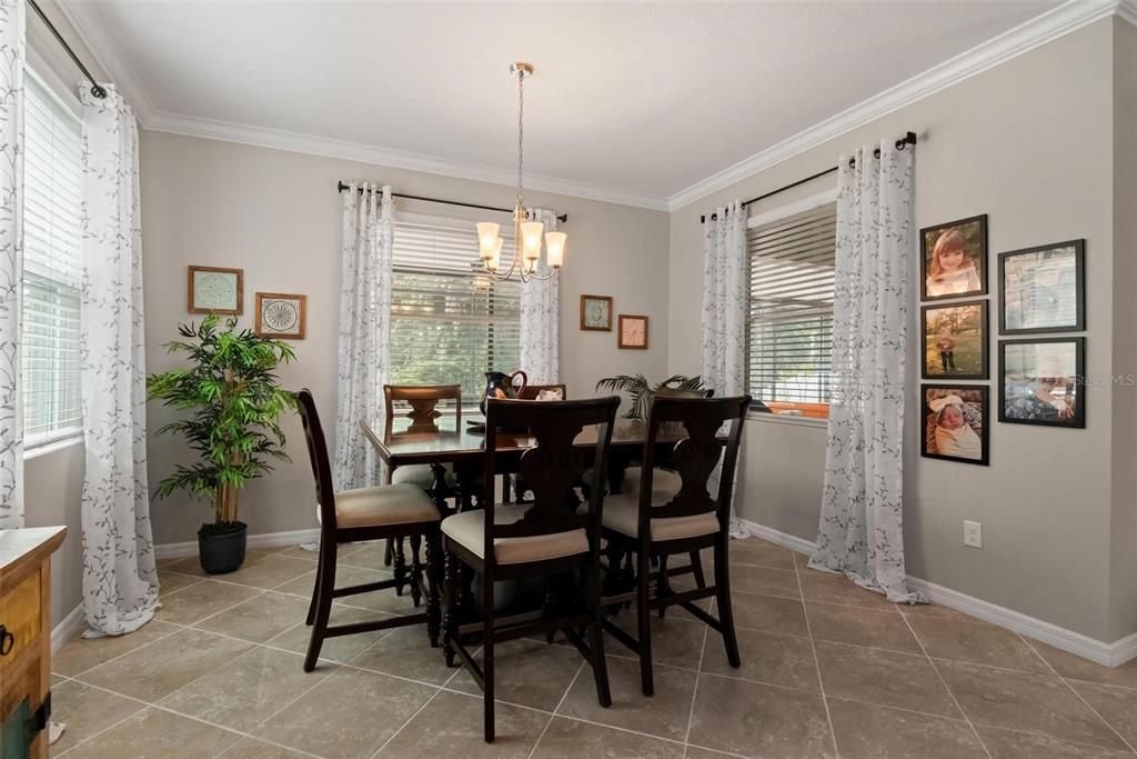 For Sale: $485,000 (3 beds, 3 baths, 2743 Square Feet)