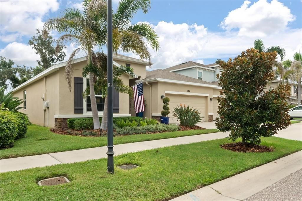 For Sale: $485,000 (3 beds, 3 baths, 2743 Square Feet)