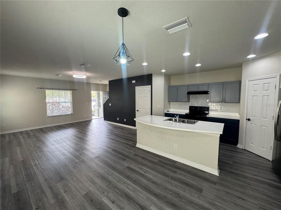 В аренду: $1,925 (2 спален, 2 ванн, 1280 Квадратных фут)