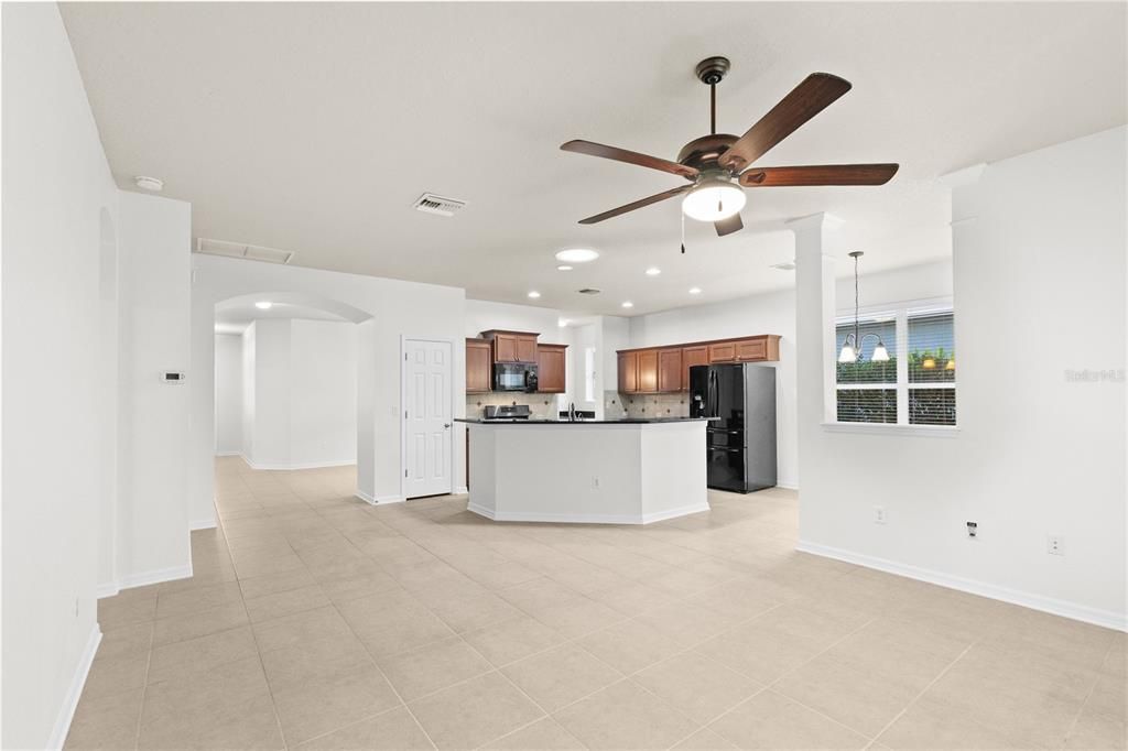 For Sale: $439,000 (2 beds, 2 baths, 1839 Square Feet)