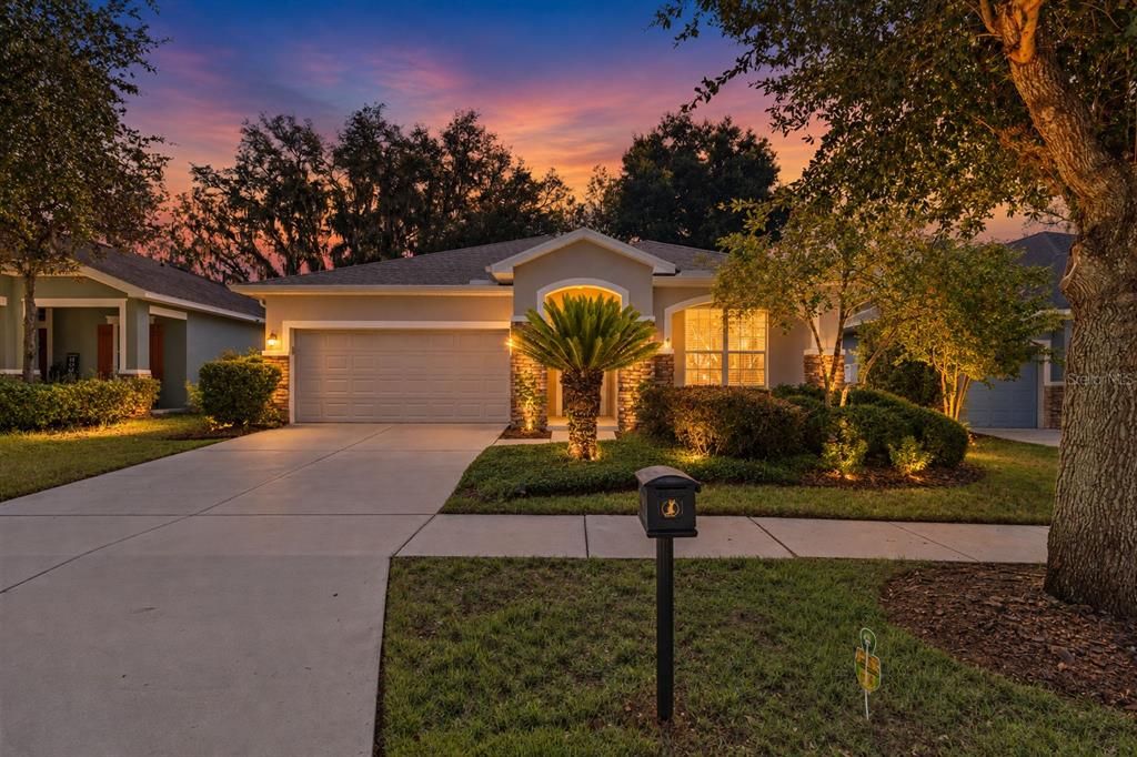 For Sale: $439,000 (2 beds, 2 baths, 1839 Square Feet)