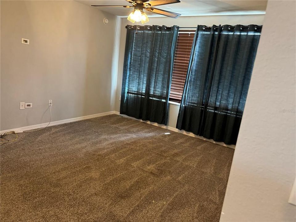 For Rent: $3,400 (5 beds, 3 baths, 3305 Square Feet)