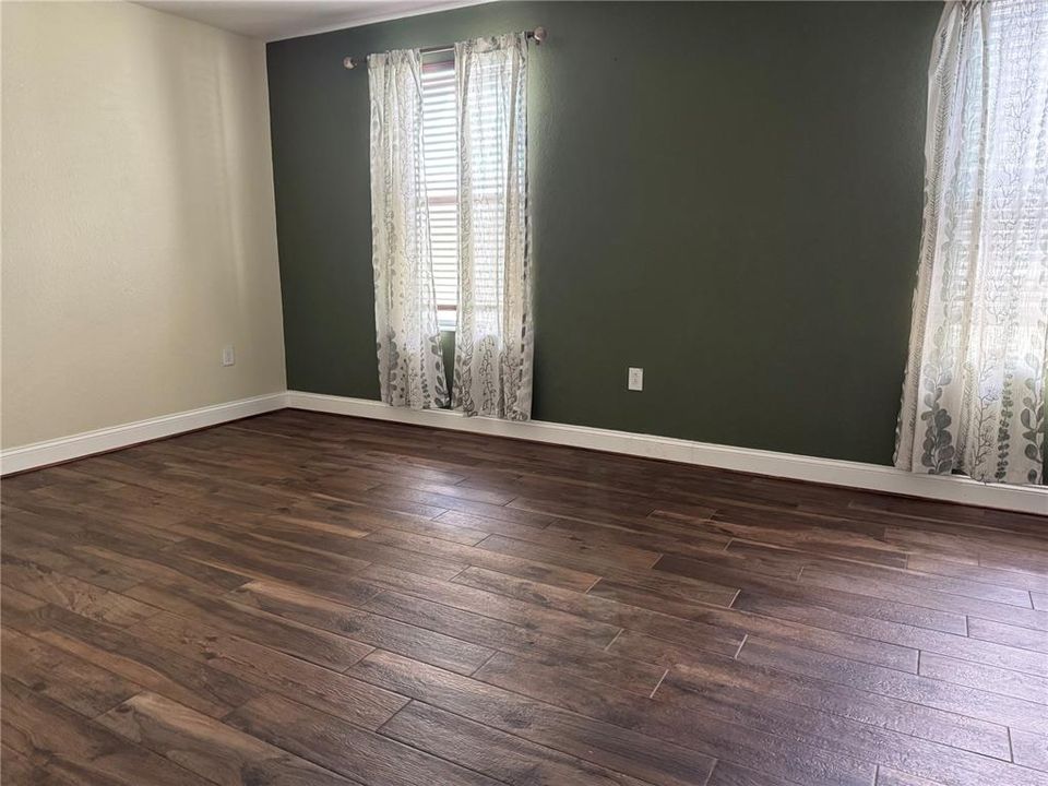 For Rent: $3,400 (5 beds, 3 baths, 3305 Square Feet)
