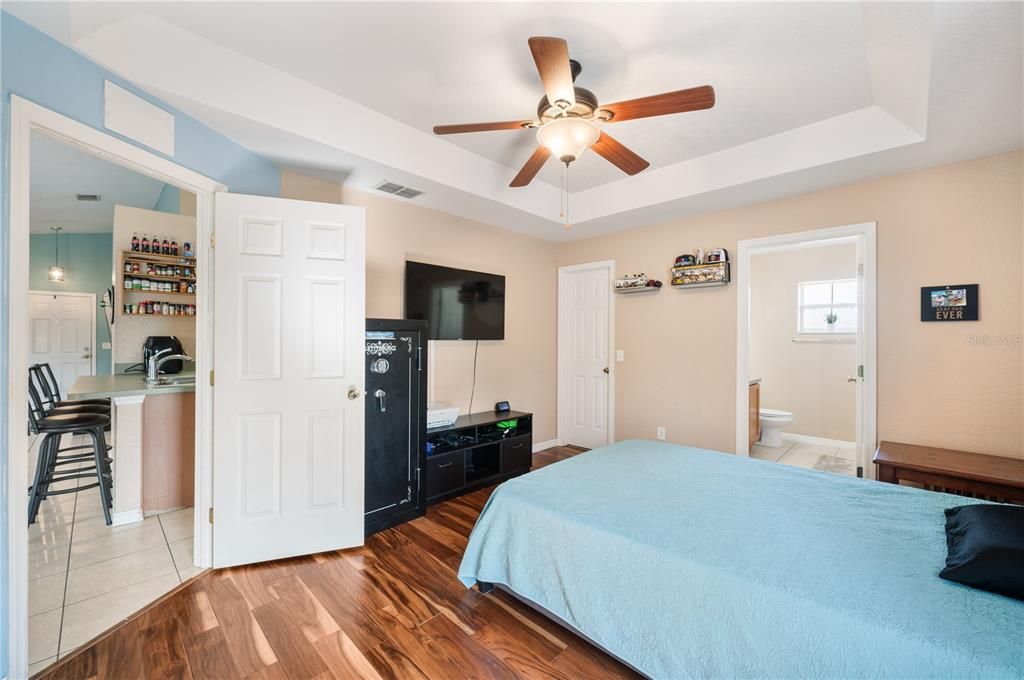 En Venta: $259,900 (3 camas, 2 baños, 1301 Pies cuadrados)