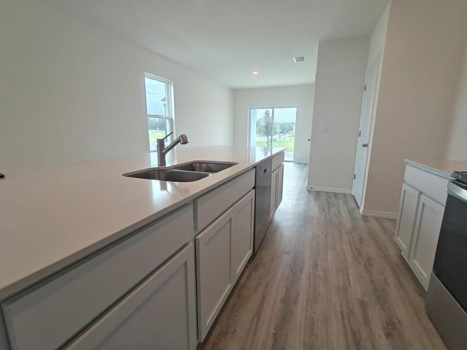 For Rent: $2,500 (4 beds, 2 baths, 1720 Square Feet)