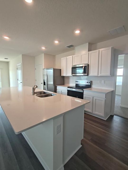 For Rent: $2,500 (4 beds, 2 baths, 1720 Square Feet)