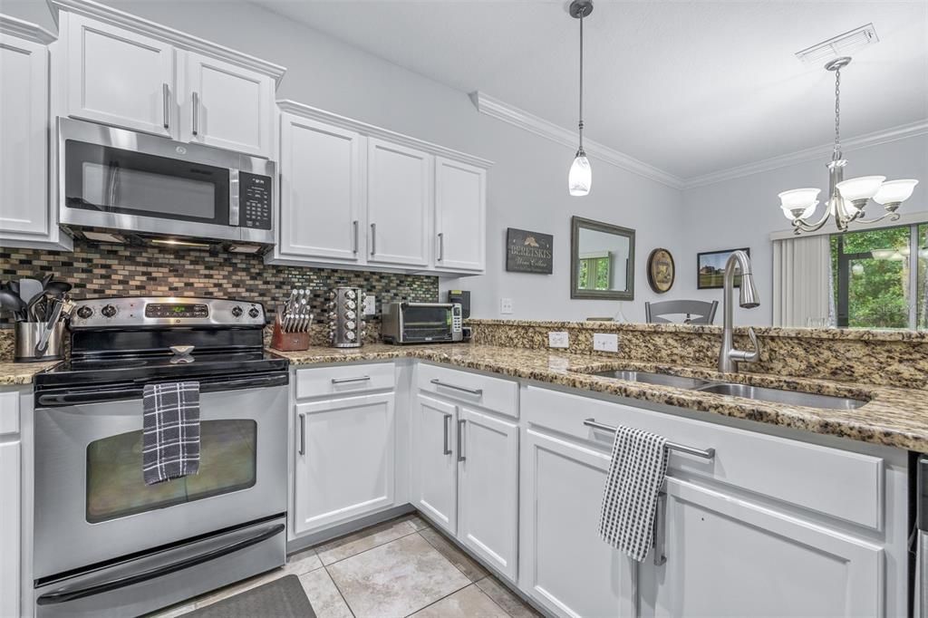 For Sale: $319,900 (3 beds, 2 baths, 1756 Square Feet)