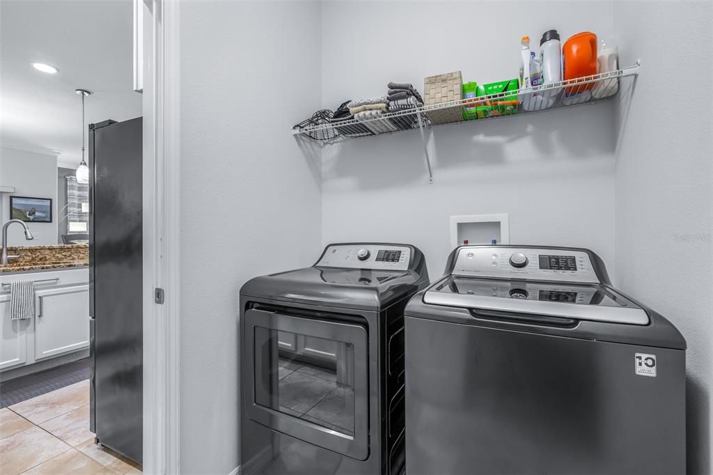 For Sale: $319,900 (3 beds, 2 baths, 1756 Square Feet)