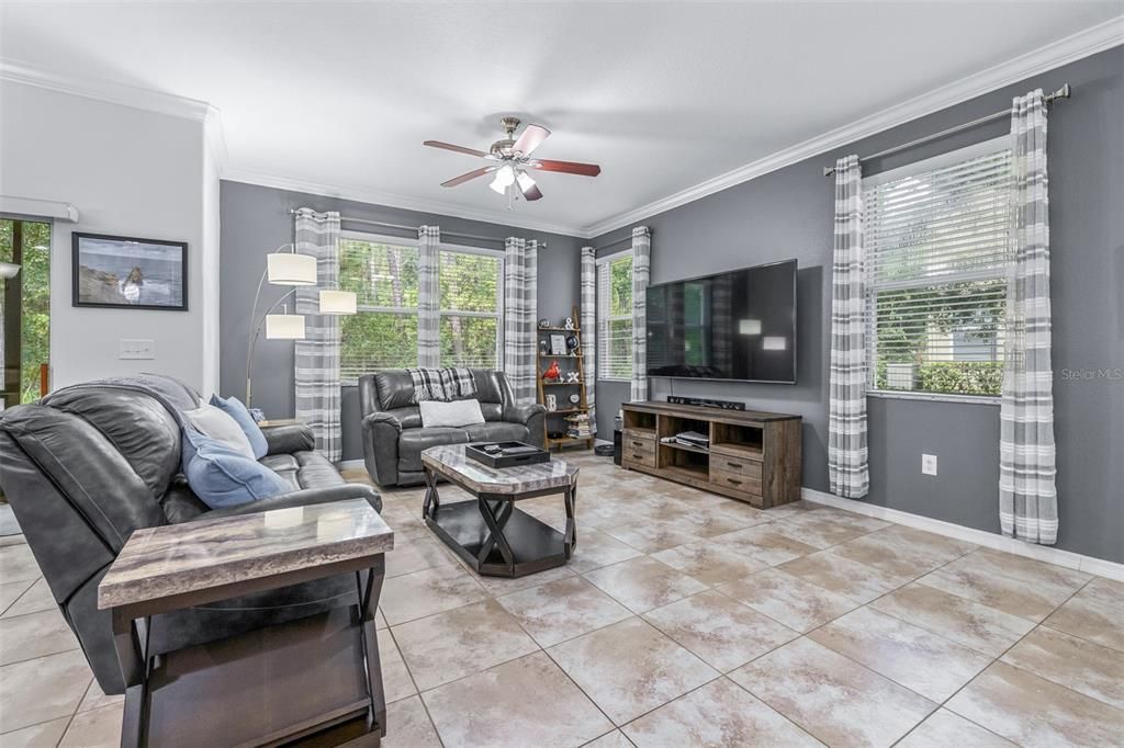 For Sale: $319,900 (3 beds, 2 baths, 1756 Square Feet)