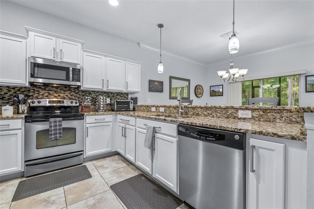 For Sale: $319,900 (3 beds, 2 baths, 1756 Square Feet)