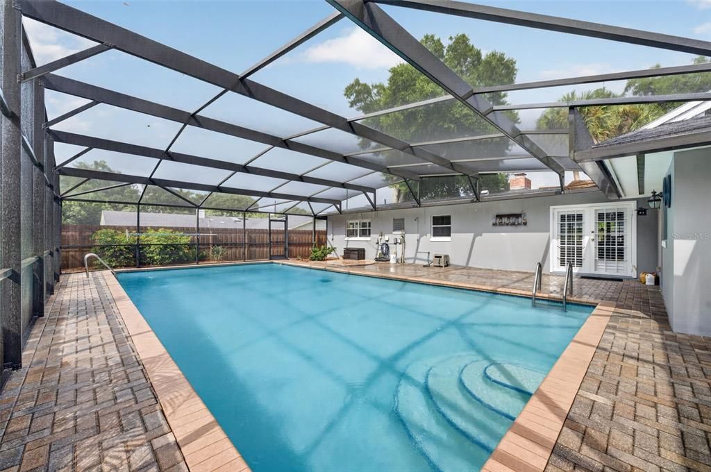 For Sale: $699,000 (4 beds, 3 baths, 1965 Square Feet)