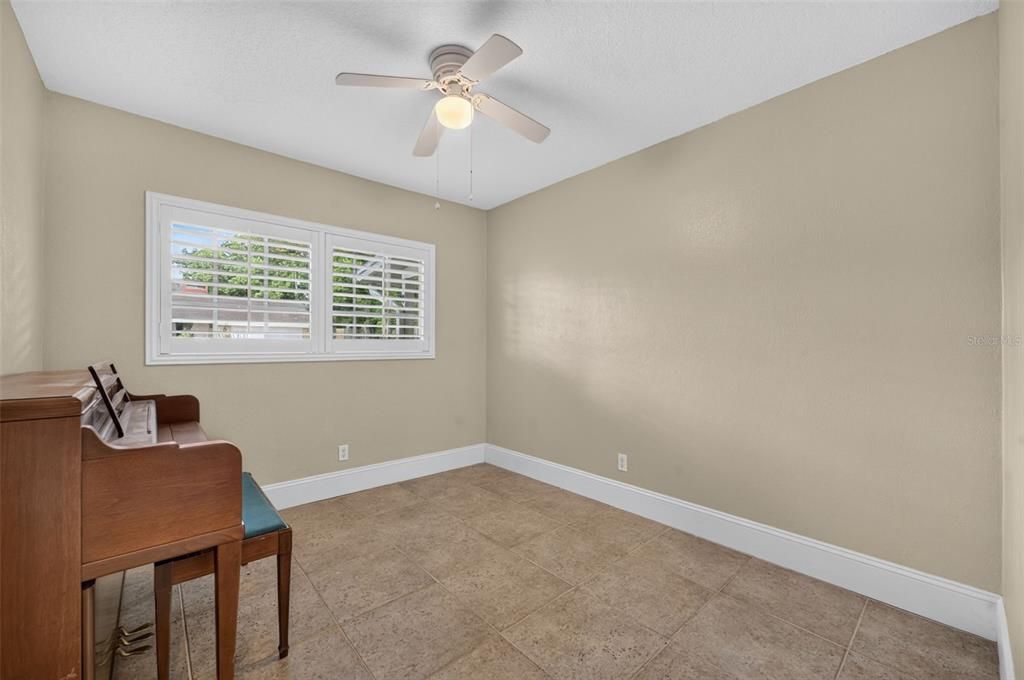 For Sale: $699,000 (4 beds, 3 baths, 1965 Square Feet)