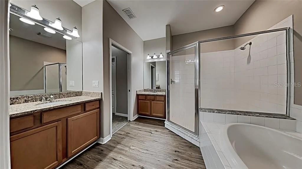 For Sale: $505,000 (5 beds, 4 baths, 2652 Square Feet)