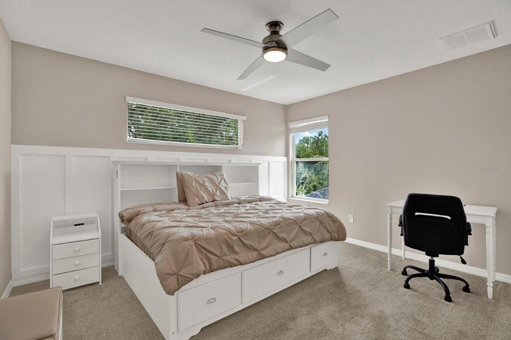 For Sale: $505,000 (5 beds, 4 baths, 2652 Square Feet)