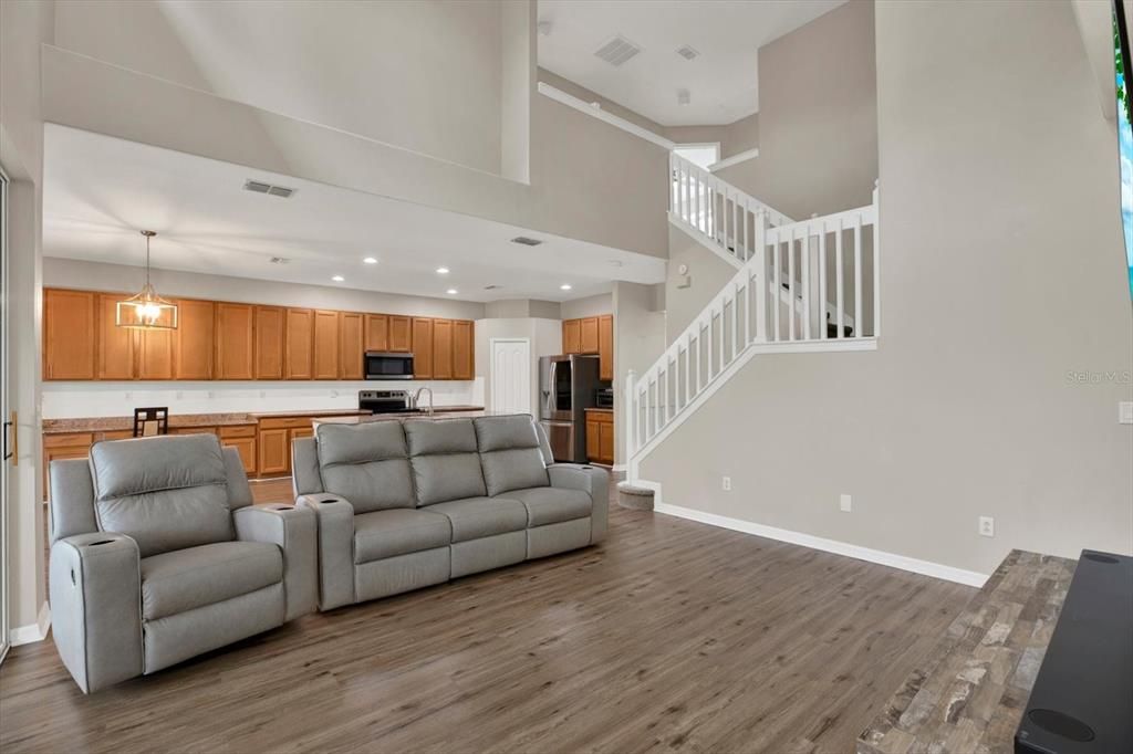For Sale: $505,000 (5 beds, 4 baths, 2652 Square Feet)