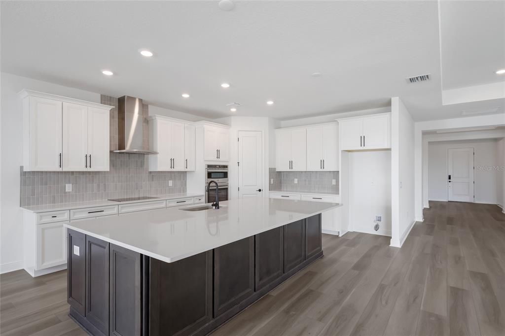 En Venta: $969,999 (4 camas, 4 baños, 3858 Pies cuadrados)