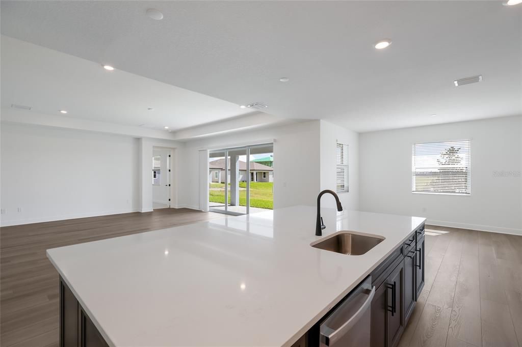 En Venta: $969,999 (4 camas, 4 baños, 3858 Pies cuadrados)