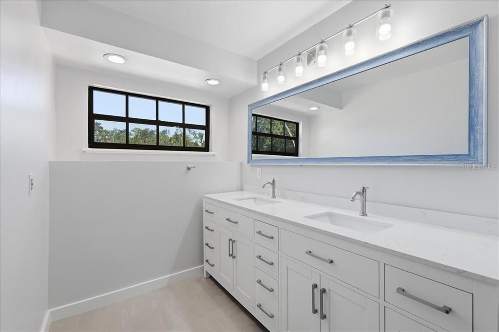 En Venta: $525,000 (3 camas, 2 baños, 1985 Pies cuadrados)
