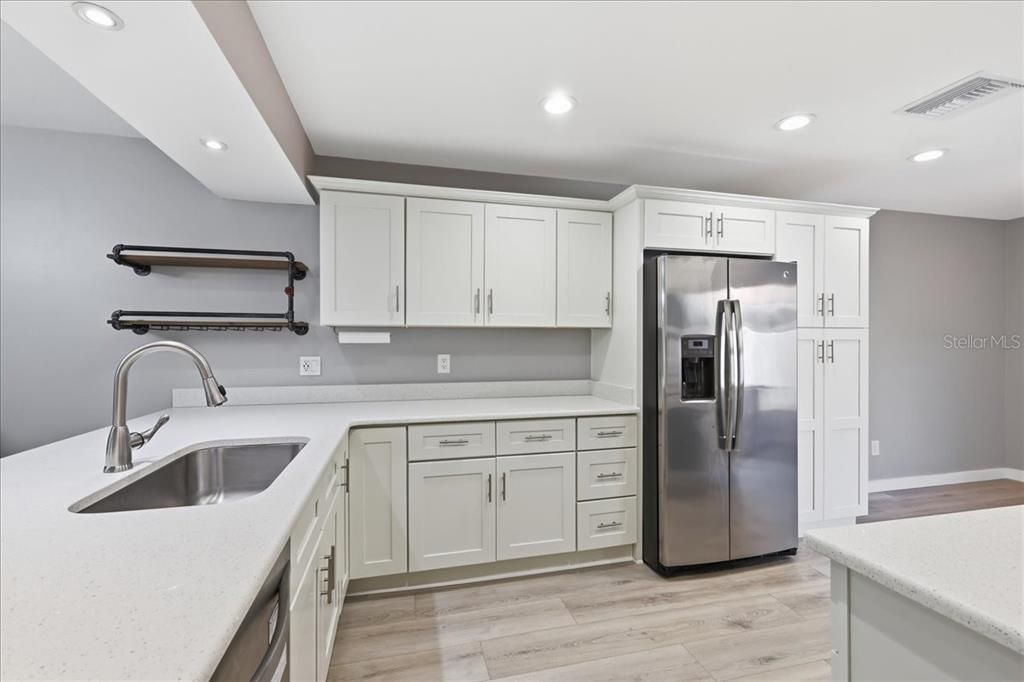 En Venta: $525,000 (3 camas, 2 baños, 1985 Pies cuadrados)