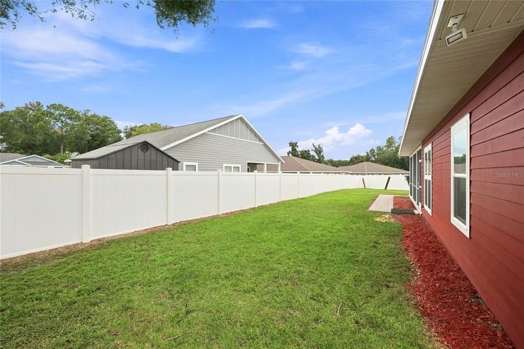 For Sale: $300,000 (3 beds, 2 baths, 1526 Square Feet)