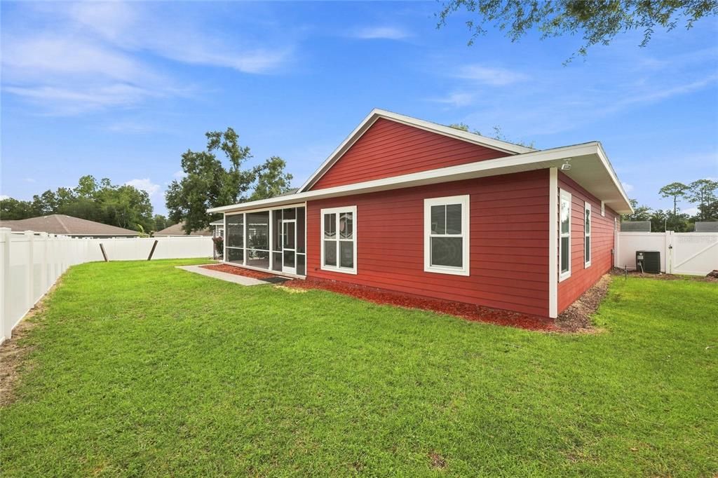For Sale: $300,000 (3 beds, 2 baths, 1526 Square Feet)