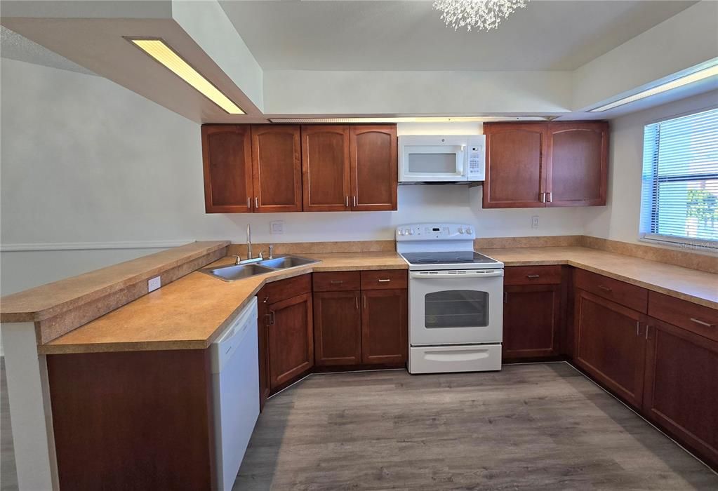 For Rent: $1,865 (3 beds, 2 baths, 1329 Square Feet)