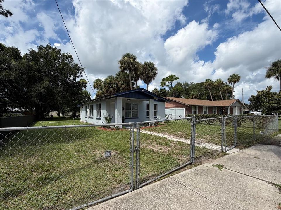 For Sale: $225,900 (4 beds, 2 baths, 1252 Square Feet)