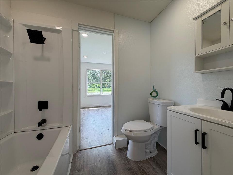 For Sale: $225,900 (4 beds, 2 baths, 1252 Square Feet)