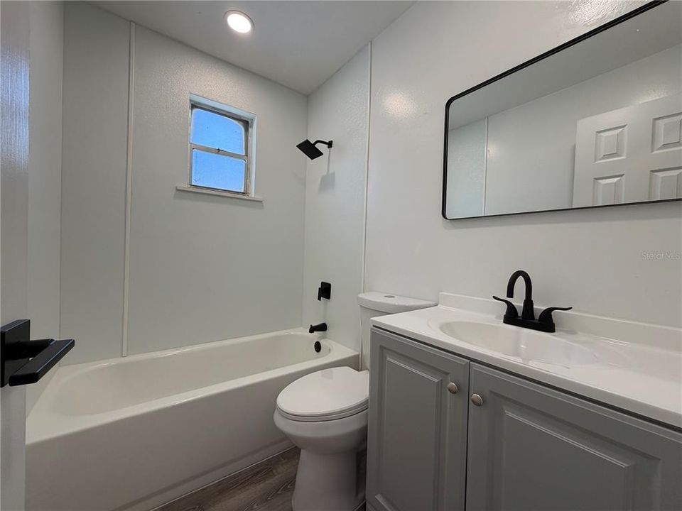 For Sale: $225,900 (4 beds, 2 baths, 1252 Square Feet)