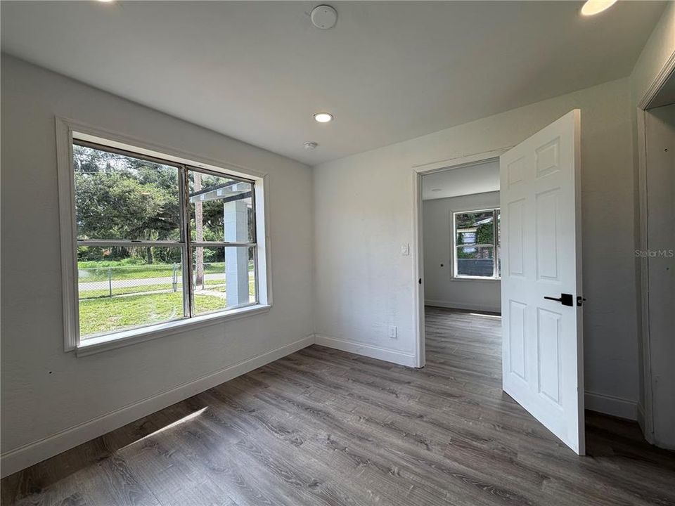 For Sale: $225,900 (4 beds, 2 baths, 1252 Square Feet)