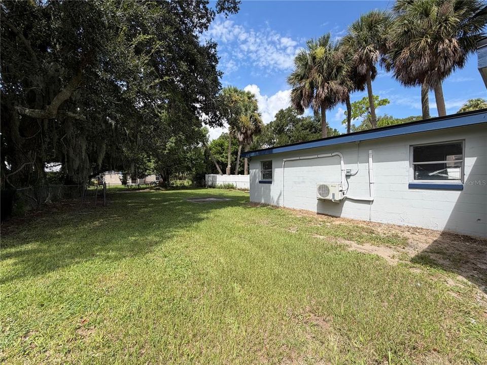 For Sale: $225,900 (4 beds, 2 baths, 1252 Square Feet)