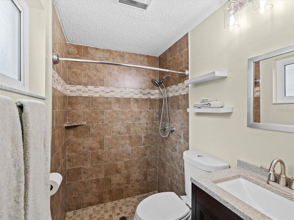 На продажу: $305,000 (3 спален, 2 ванн, 1665 Квадратных фут)