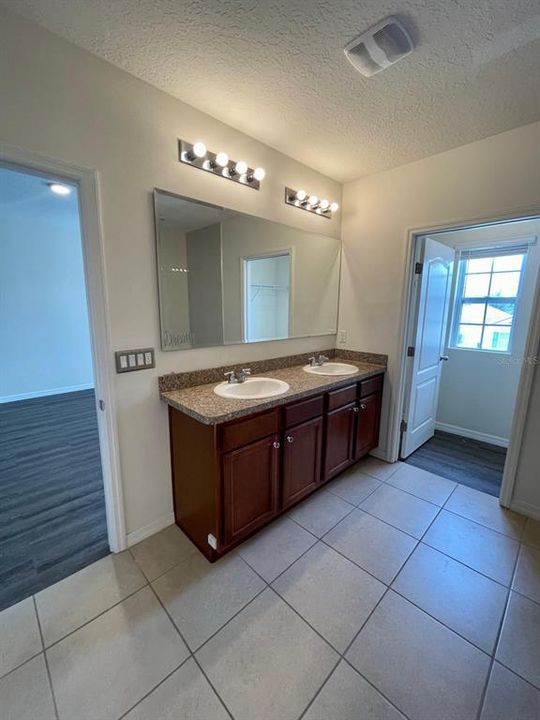В аренду: $2,500 (5 спален, 3 ванн, 2616 Квадратных фут)