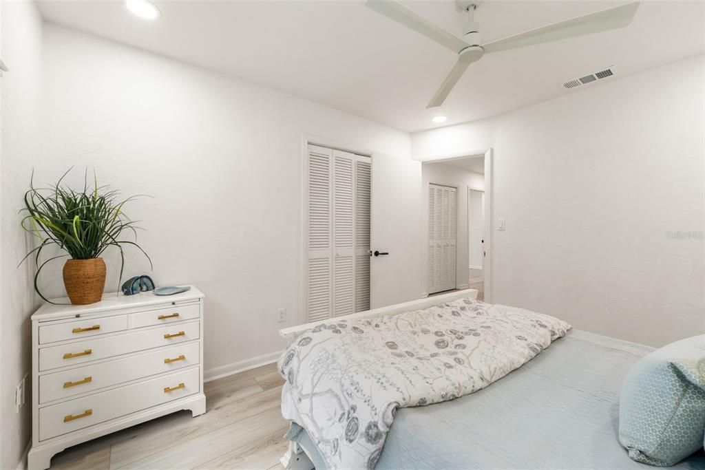 For Sale: $625,000 (4 beds, 2 baths, 2046 Square Feet)